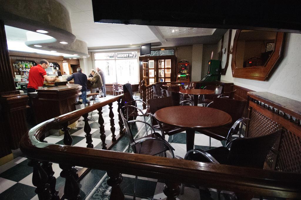 Hostal Restaurante La Trucha 베나벤테 외부 사진